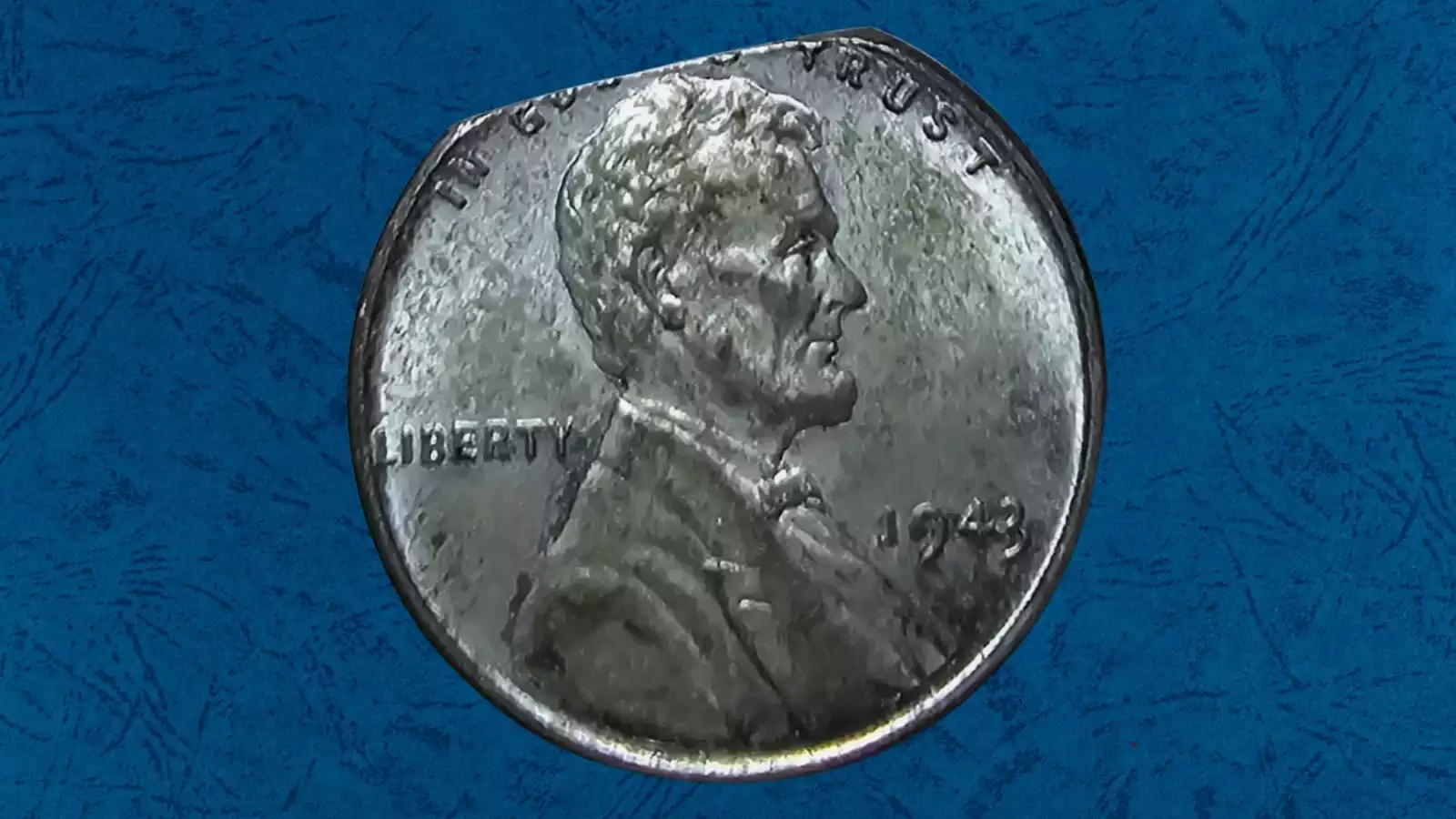 1943 copper bronze wheat penny close-up showing warm brown color and Lincoln portrait, the most valuable US penny error